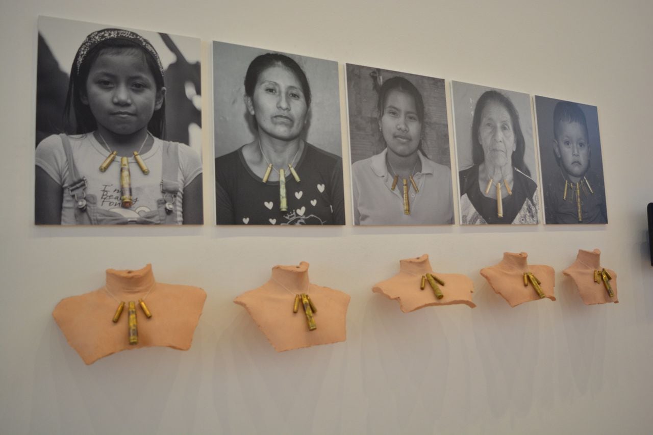 Proyecto gargantillas, memorias de guerra. Aldibey Jadiber Talacha, artista de Popayán, Cauca.