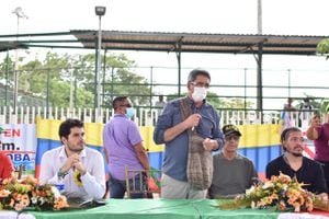 De izquierda a derecha: Senador por el partido verde, Fabián Diaz;  Alcalde de Turbaco, Guillermo Torres; Alcalde de Cartagena, William Dau Chamat; Dirigente social y militante de Colombia humana, Erick Portacio.