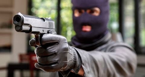     Organizaciones armadas y bandas locales amenazaron la seguridad de Colombia durante 2023. Hay alerta por el incremento de extorsiones, secuestros y robos.