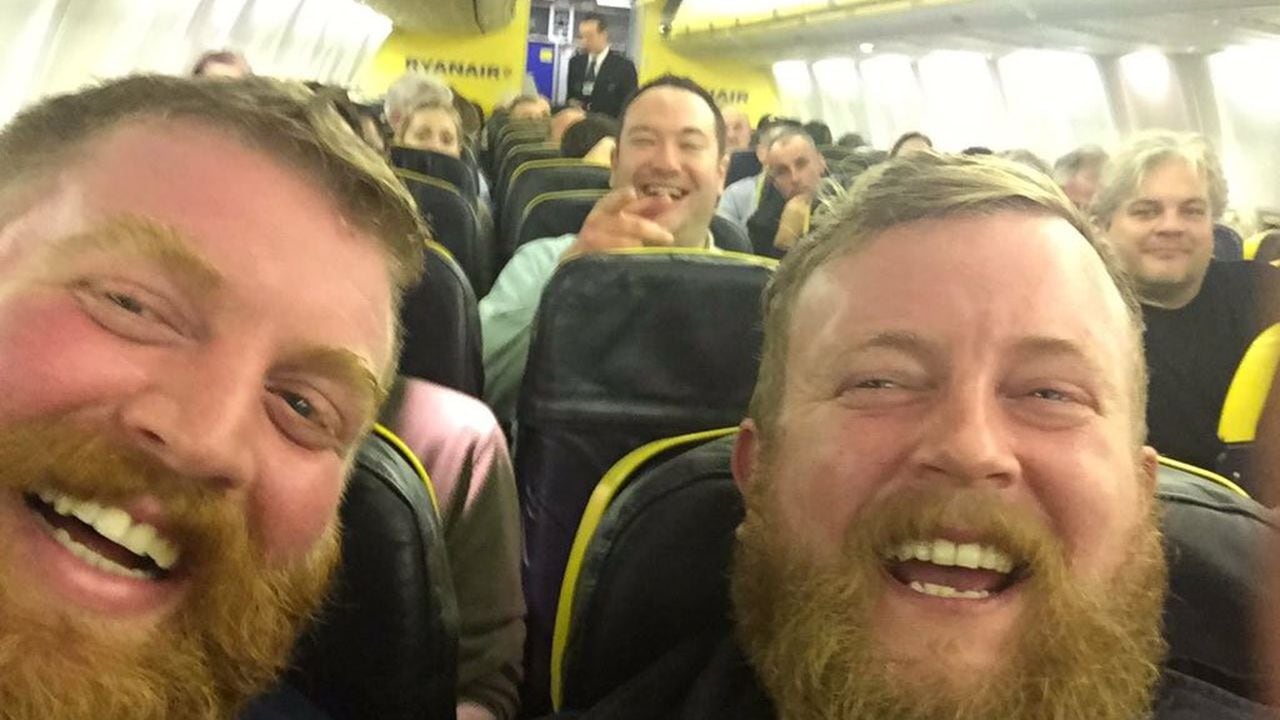 Neil Douglas y Robert Stirling se cruzaron, por error en un avión que viajaba de Escocia a Irlanda.