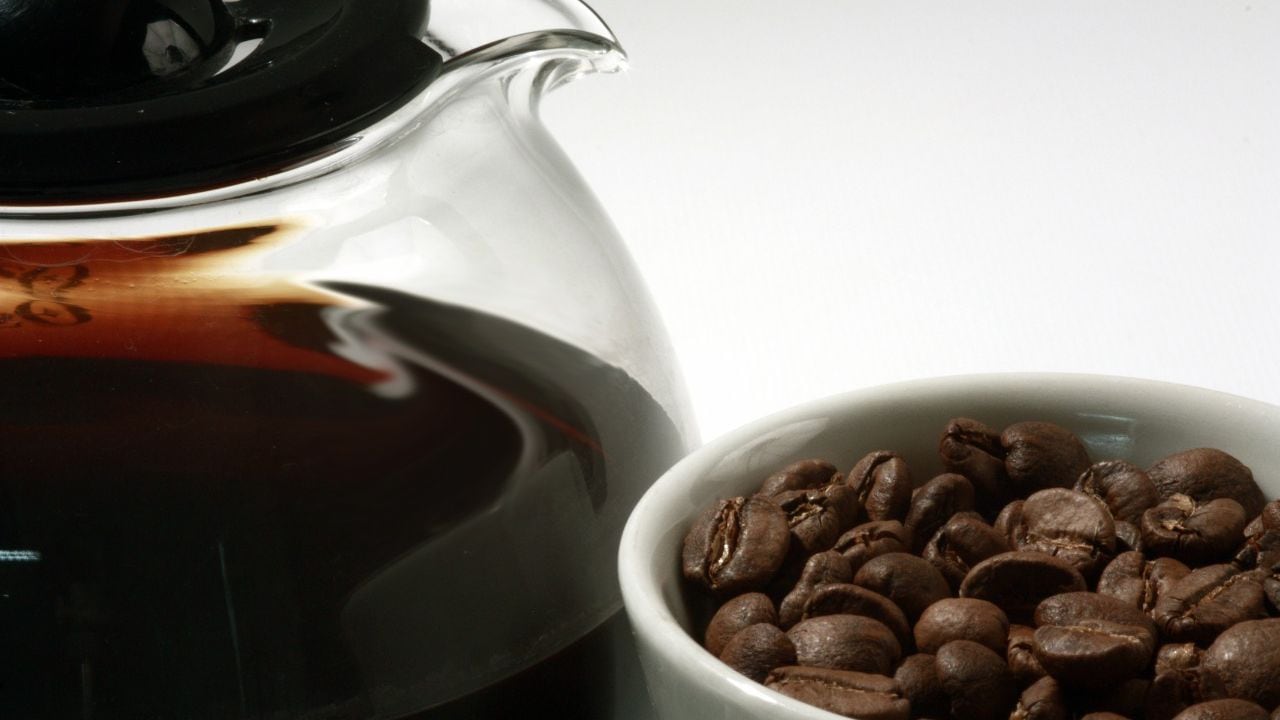 Ahora los colombianos toman más café, pero se redujo el consumo por fuera de la casa.