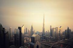 Emiratos Árabes Unidos lleva a cabo varios proyectos para aumentar las precipitaciones en el país.