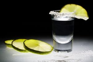 El tequila ayuda a controlar los niveles de azúcar en la sangre.