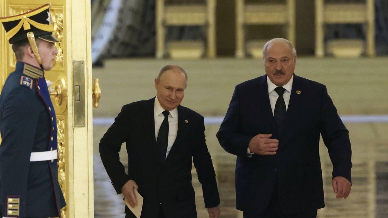Alexander Lukashenko, presidente de Bielorrusia, es uno de los pocos aliados que tiene Vladimir Putin.