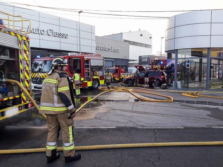 Al menos 13 personas murieron en un incendio en un club nocturno español el domingo por la mañana
