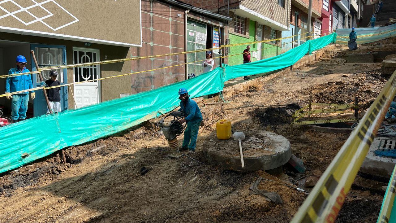 En la localidad de Rafael Uribe Uribe, el Acueducto de Bogotá realizó la eliminación de conexiones erradas en tuberías que vierten aguas residuales a quebradas y canales en el sur de la ciudad.