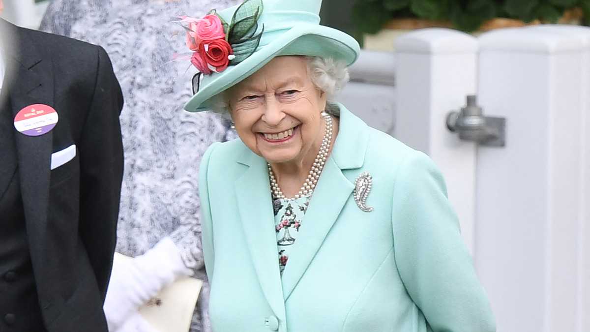 La reina estaba de excelente humor y no era para menos, ya que Ascot es su evento preferido en el calendario de primavera y verano.