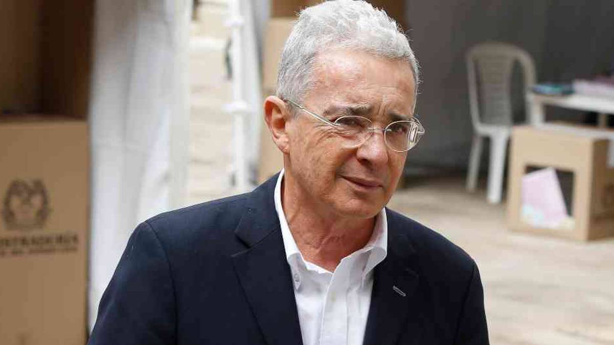 Uribe: "La privación de mi libertad me causa profunda tristeza"