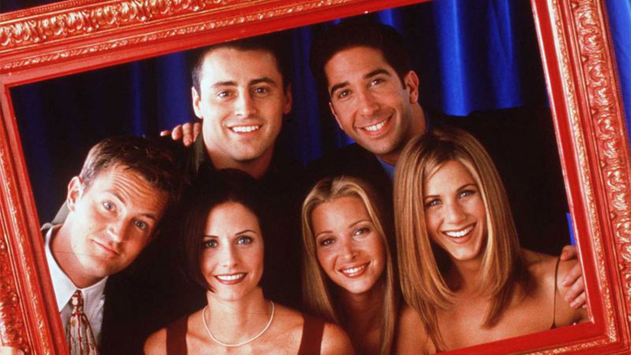 El reencuentro de Friends contó con el elenco original de la serie: Matthew Perry (Chandler), Jennifer Aniston (Rachel), Courteney Cox (Monica), Lisa Kudrow (Phoebe), Matt LeBlanc (Joey) y David Schwimmer (Ross).