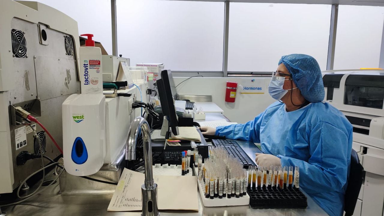 Vacuna nasal probada en Colombia ofrece doble protección contra la covid-19 y la influenza