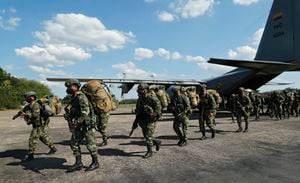 Arribo de los 600 militares del Ejército Nacional  que reforzarán la seguridad de Arauca, tras el homicidio selectivo de 27 personas en el departamento.
Arauca.