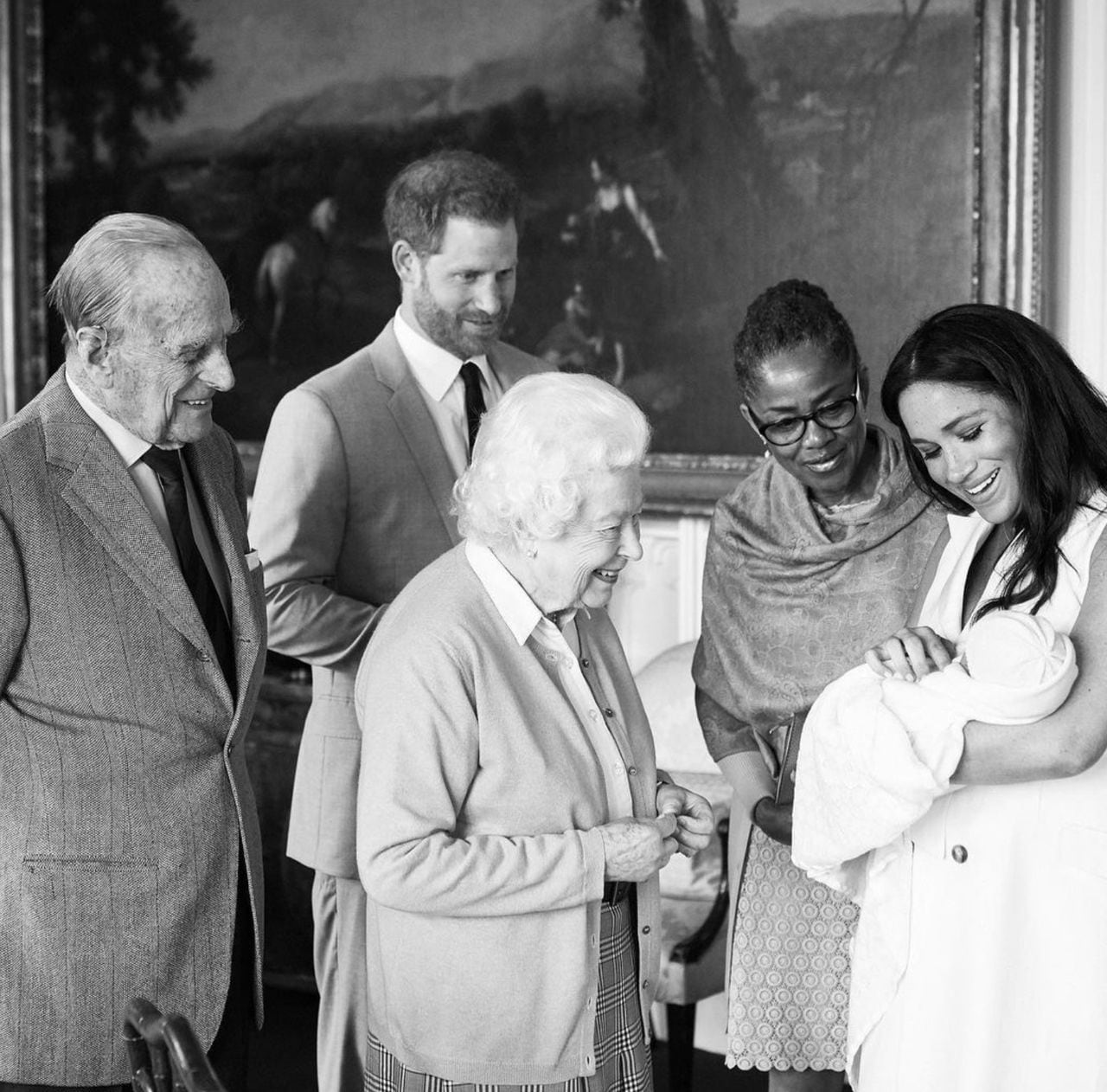 Harry y Meghan cuando le presentaron a la reina Isabel y al príncipe Felipe a su hijo Archie en mayo de 2019.