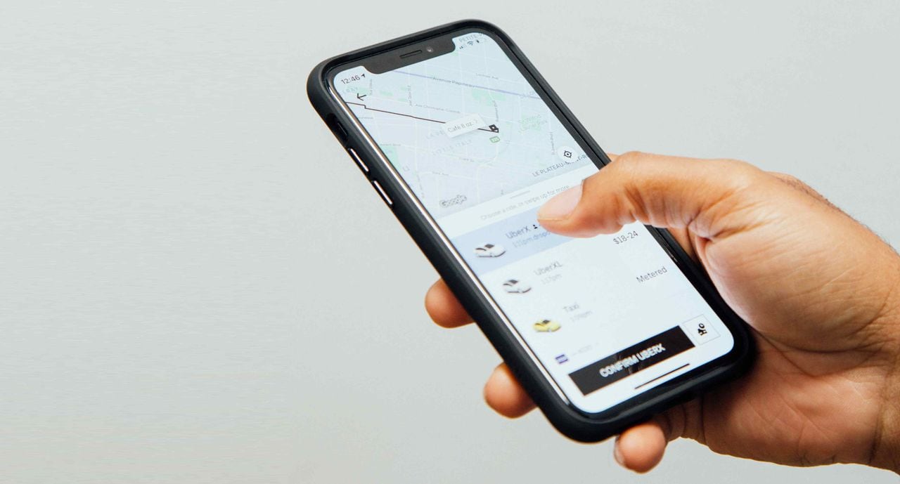 Uber permite solicitar taxi desde la app