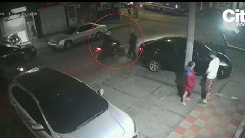 Le dan tremenda paliza a ladrón que intentó robar una moto en Bogotá