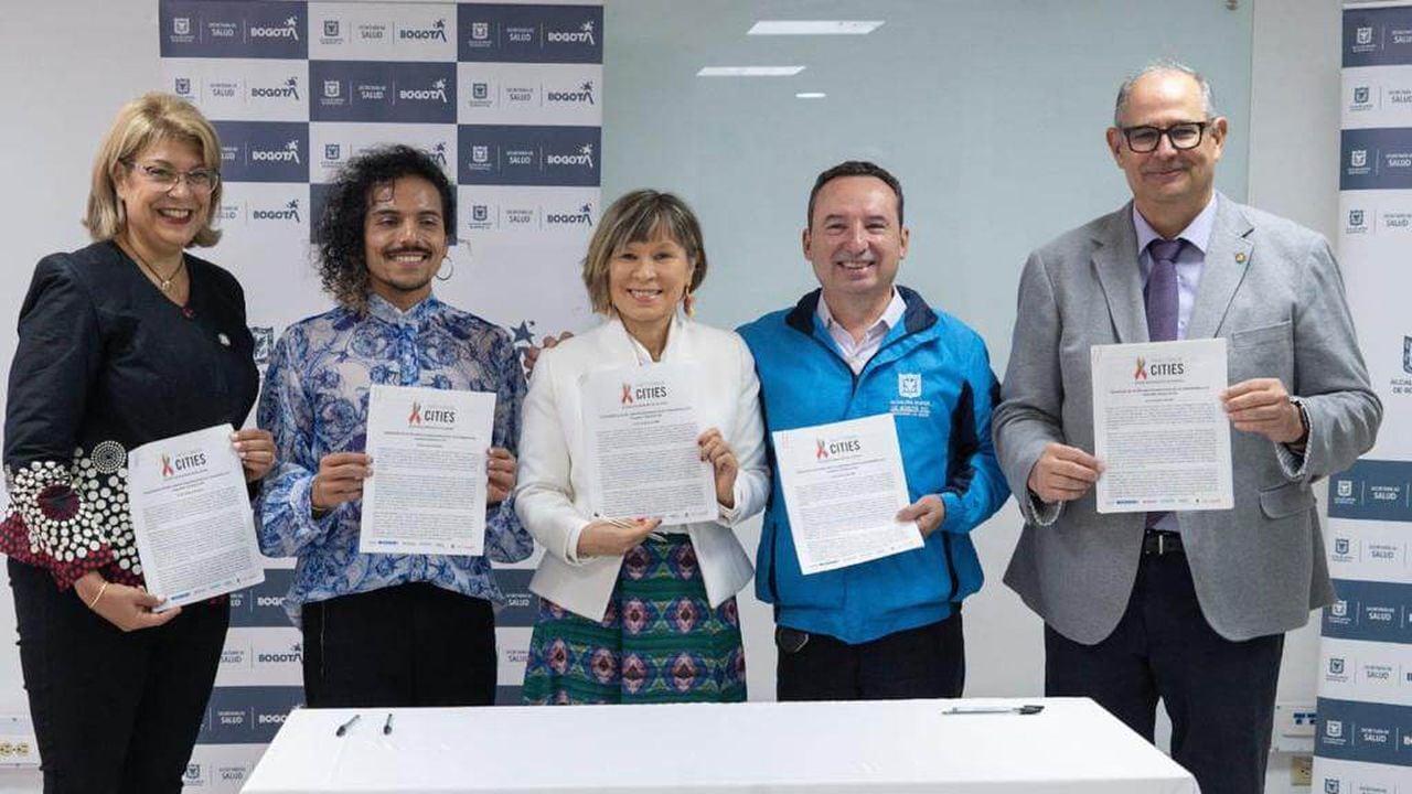 Con la firma, Bogotá podrá recibir apoyo para acelerar la respuesta ante el virus y las infecciones de transmisión sexual