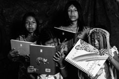 Fotografía de la colección Raíces, en el resguardo Embera Chami del Bajo Calima. La próxima se llamará Mavacure.