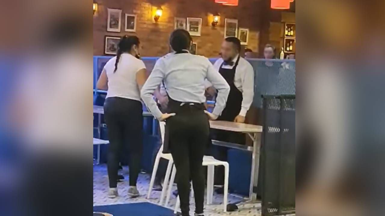 En redes sociales circula el video de la discusión en un restaurante en Bogotá. Foto: facebook Laura Estrada.