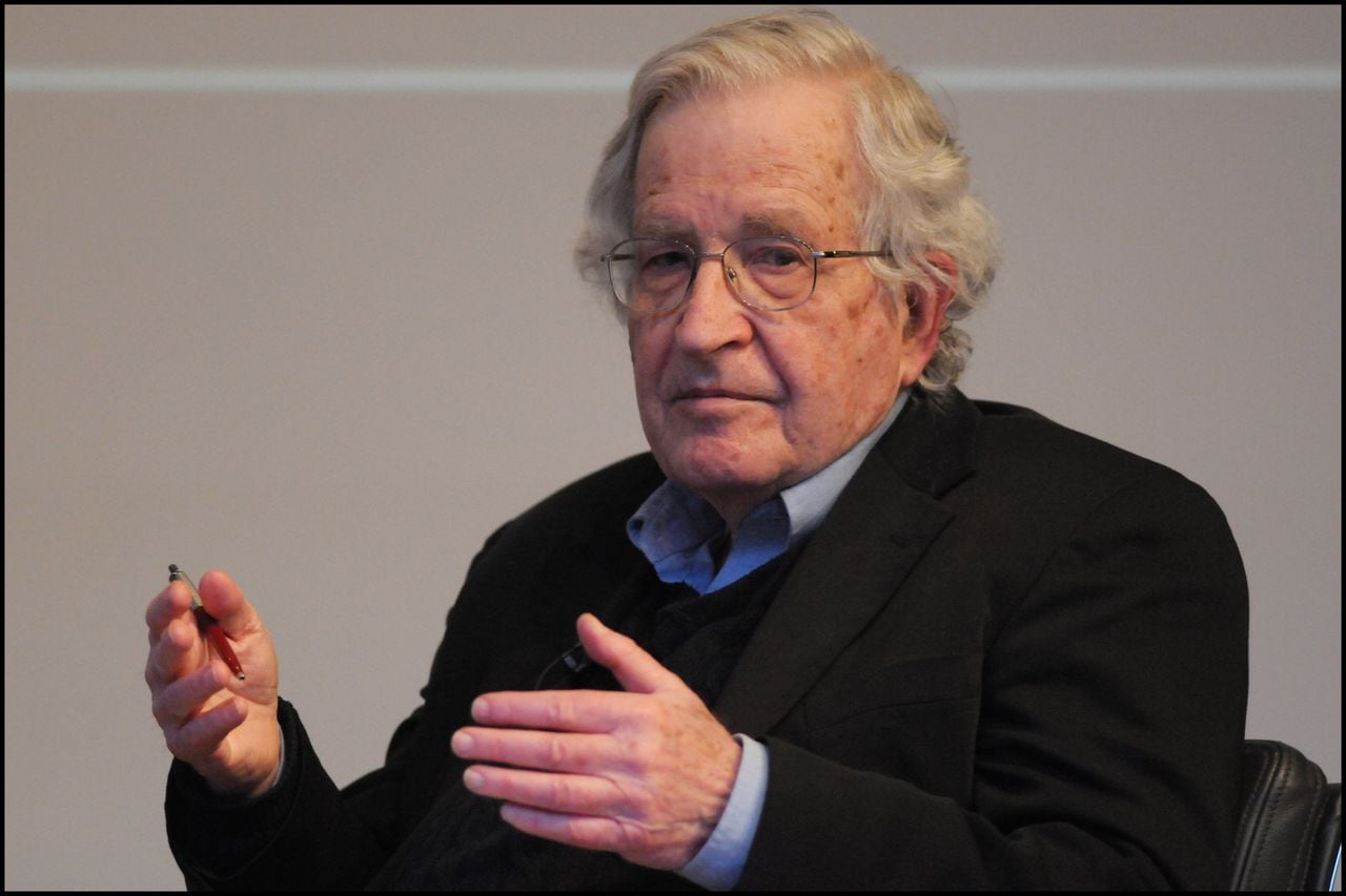 Noam Chomsky, lingüista y filosofo estadounidense.