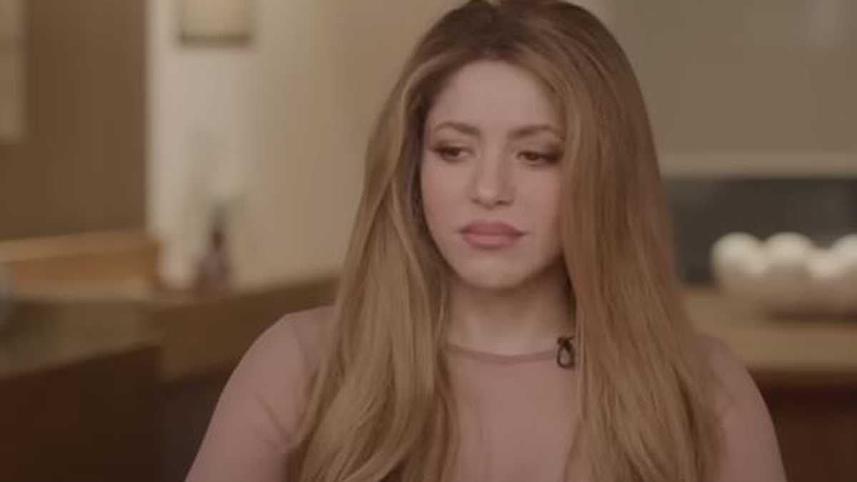 A Shakira se le noto triste saliendo de su casa