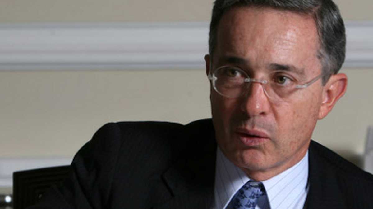 No sé qué orientación ideológica tiene el gobierno": Uribe
