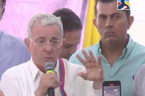 El expresidente Álvaro Uribe durante el foro del Centro Democrático en La Guajira.