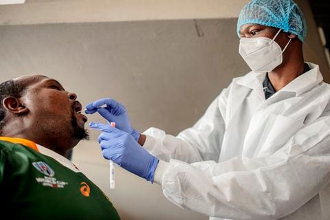 En Sudáfrica detectan una nueva variante del coronavirus