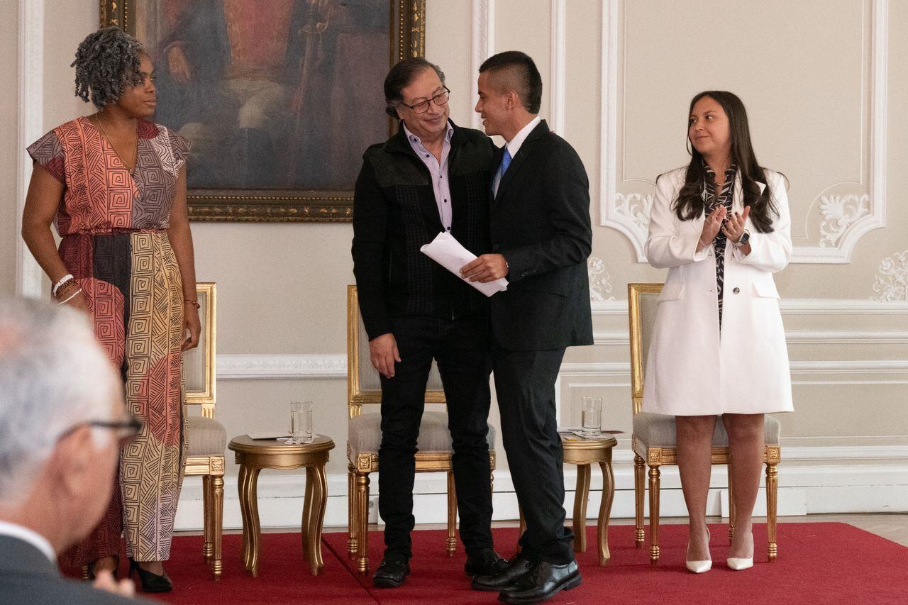 Presidente Gustavo Petro reunido con jóvenes en la Casa de Nariño