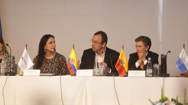 Encuentro de Asocapitales con Alfonso Prada, delegado de Gustavo Petro.