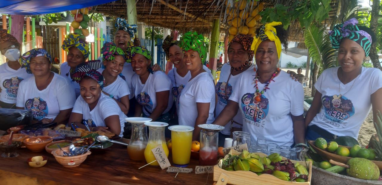 Integrantes de Yere Caribe, una organización comunitaria en Rincón del Mar que busca preservar las tradiciones culinarias de sus habitantes.