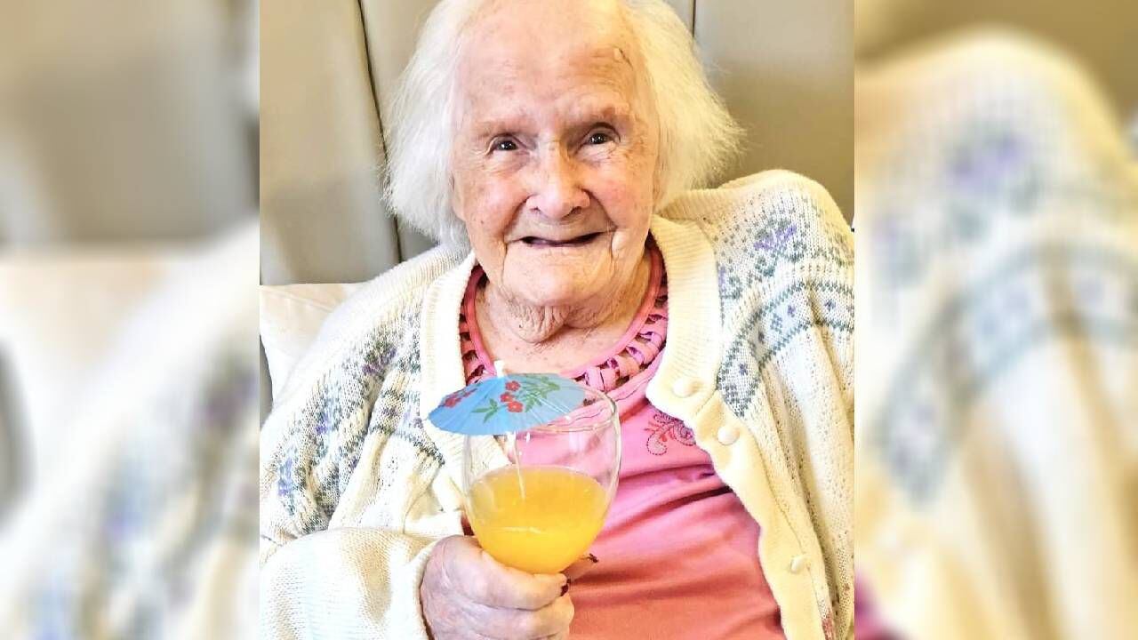 Cuando la mujer británica cumplió 105 años recibió unas 200 tarjetas de felicitación.