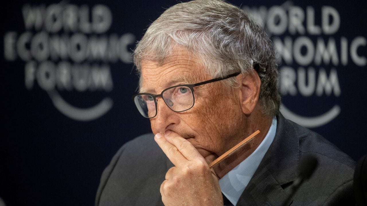 FILE PHOTO: Bill Gates, co-chairman of the Bill & Melinda Gates Foundation, attends a news conference at the World Economic Forum 2022 (WEF) in the Alpine resort of Davos, Switzerland May 25, 2022. REUTERS/Arnd Wiegmann/File Photo