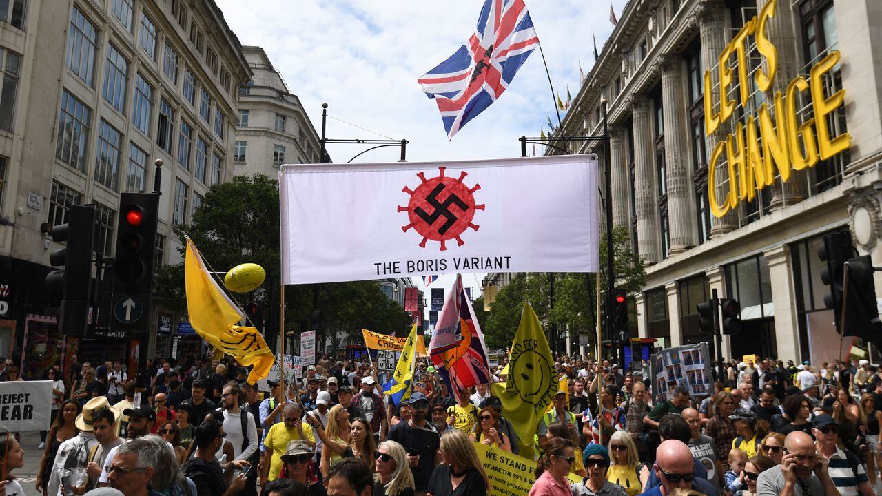 En pleno pico por cepa Delta, miles de personas protestan en Londres contra restricciones anticovid