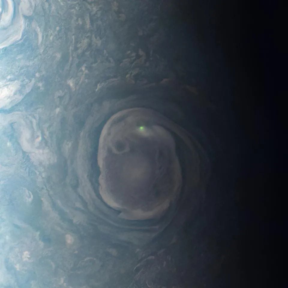 El evento fue capturado por la sonda espacial Juno.