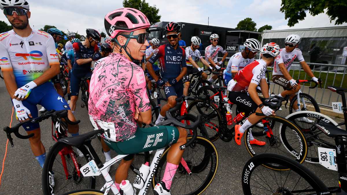 AESCH, SWITZERLAND - JUNE 13: (L-R) Rigoberto Uran Uran of Colombia and Team EF Education - Easypost, Daniel Felipe Martinez Poveda of Colombia and Team INEOS Grenadiers prior to the 85th Tour de Suisse 2022 - Stage 2 a 198km stage from Küsnacht to Aesch / #ourdesuisse2022 / #WorldTour / on June 13, 2022 in Aesch, Switzerland. (Photo by Getty Images/Tim de Waele)