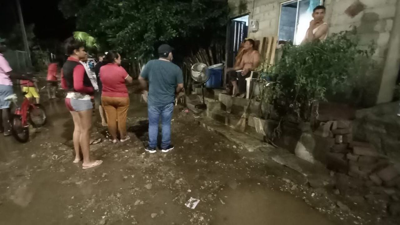 Inundaciones en varios corregimientos de Santa Marta por creciente súbitas.