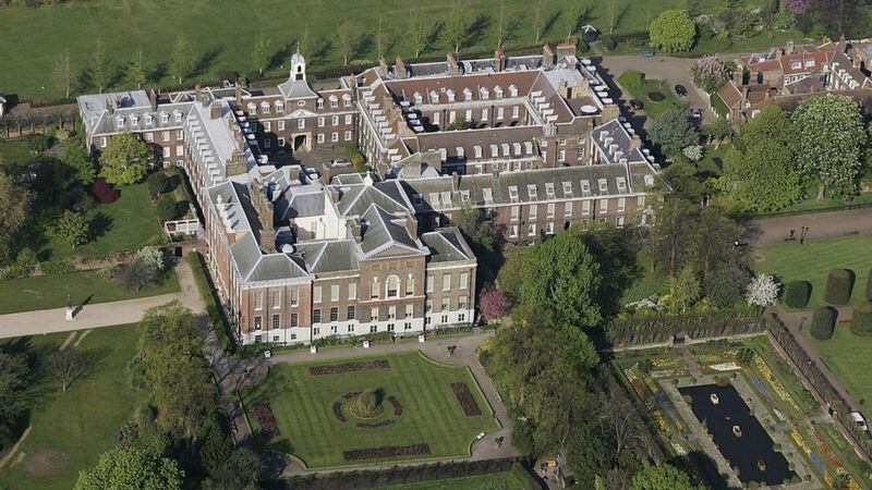 El acoso habría tenido lugar cuando Meghan y Harry vivían en el Palacio de Kensington, en el centro de Londres. BBC - GETTY
