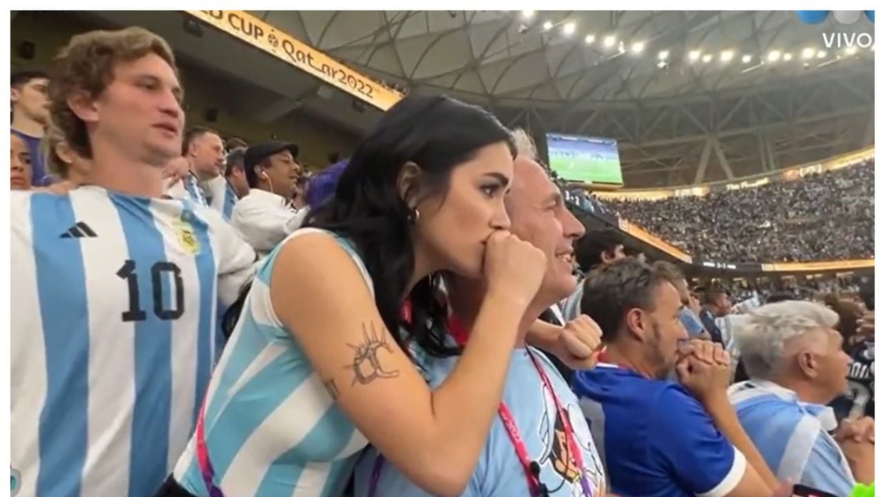 Un video muestra como  la actriz argentina Lali Espósito es víctima de acoso sexual