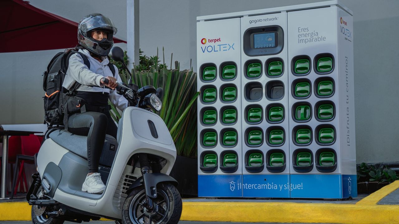Se espera que al finalizar el año, 14 estaciones de servicio Terpel en Bogotá ofrezcan el servicio de cambio rápido de baterías.