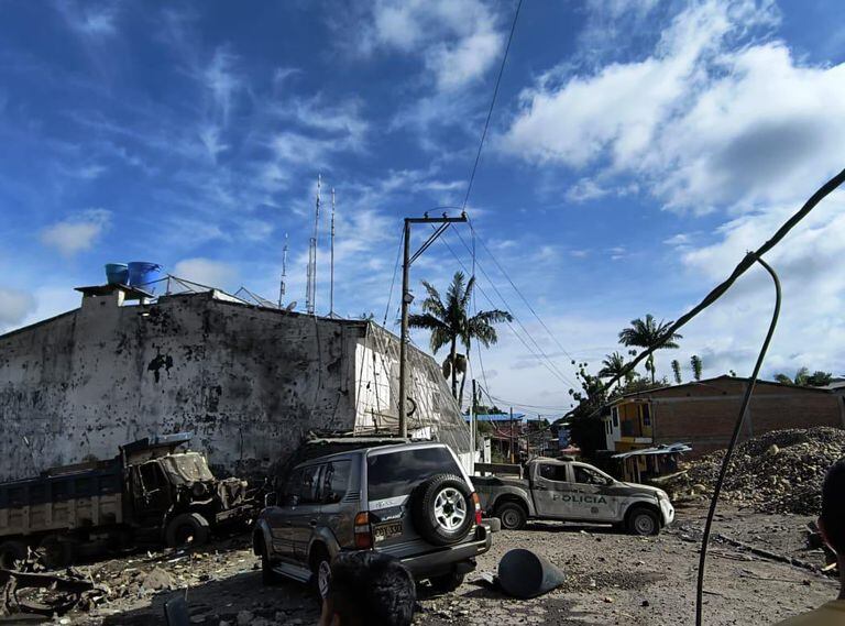 Así quedó la Estación de la Policía y sus alrededores luego del ataque de las disidencias de las Farc en Morales, Cauca.