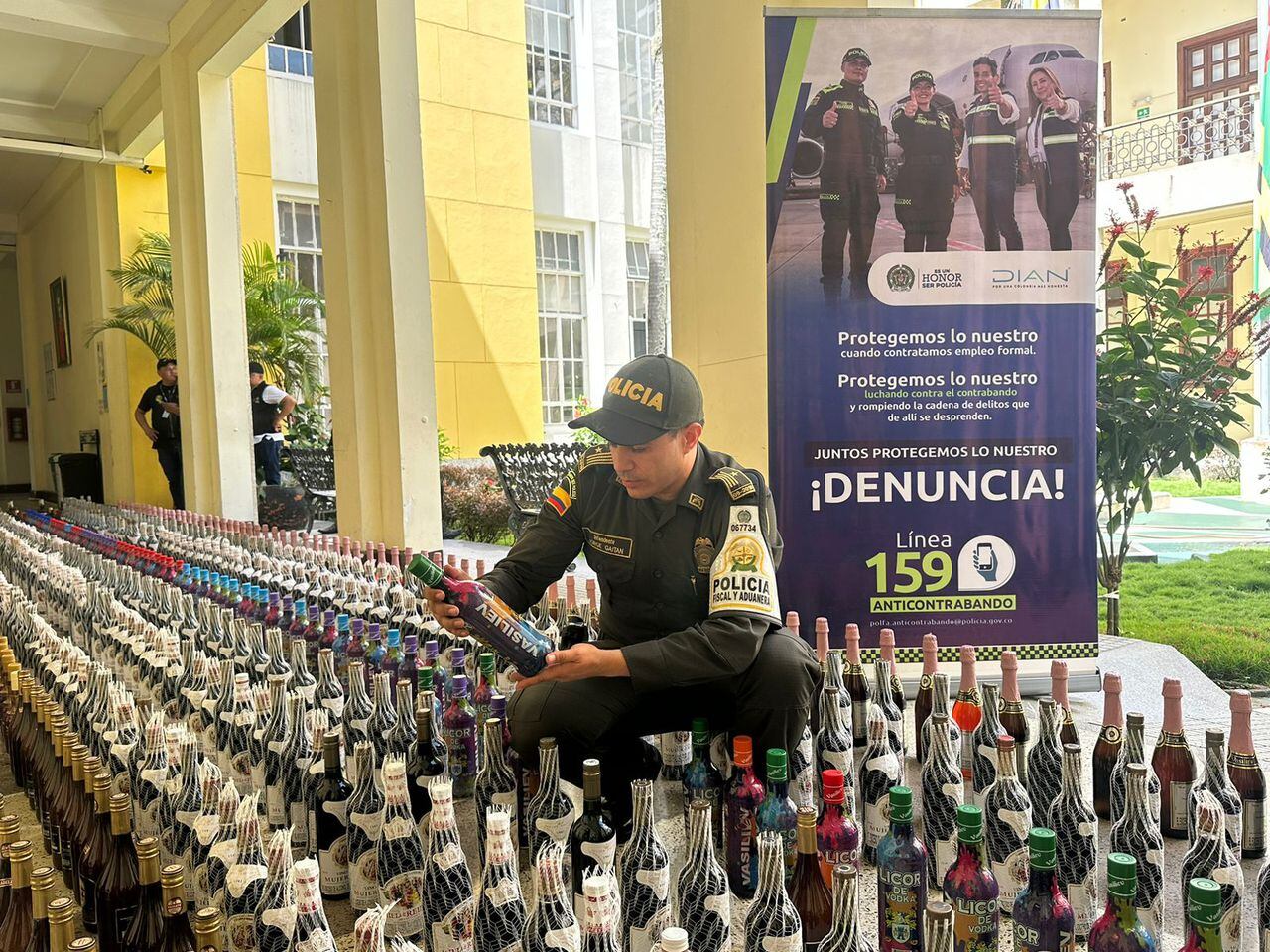 Incautan más de 7.000 productos de contrabando en Bucaramanga. | Foto: Policía Nacional