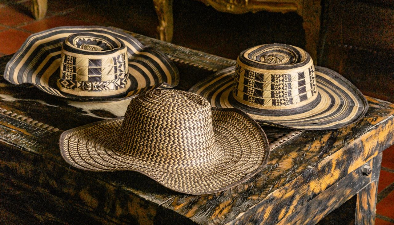 Como en San Andrés de Sotavento, en Córdoba, en Sampués también se da la fabricación del sombrero vueltiao.