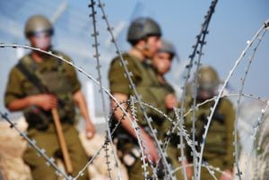 El ejército israelí anunció el miércoles haber matado el lunes en el norte de Israel a un sospechoso con un cinturón de explosivos, y mencionó una posible implicación del movimiento chiita libanés Hezbolá.
