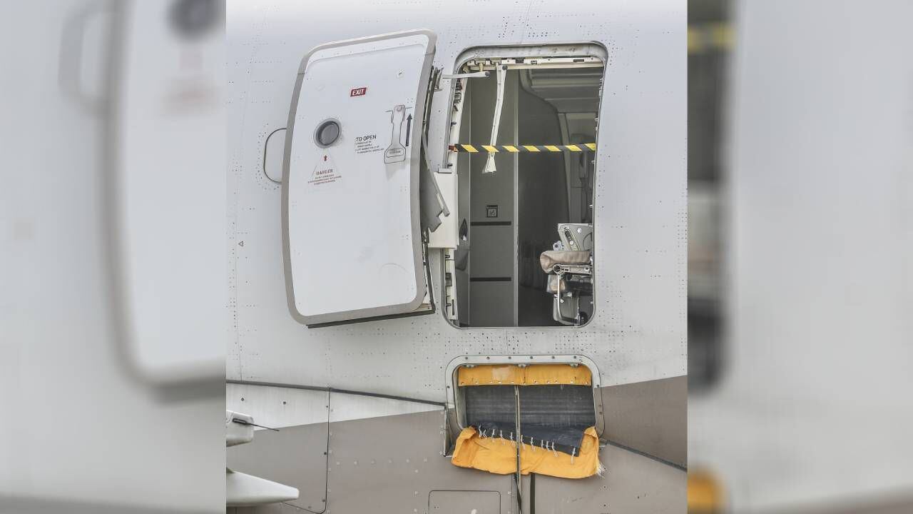 Un pasajero abrió la puerta de salida de emergencia durante un vuelo de Corea del Sur el viernes.