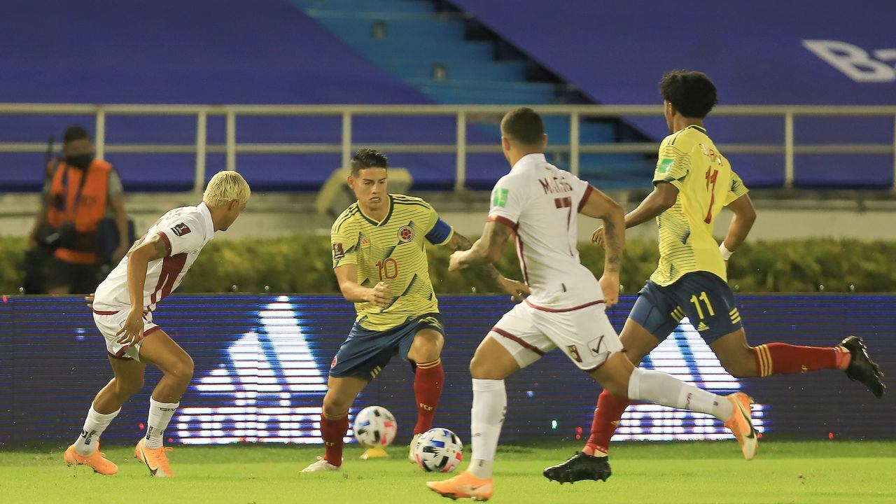 James Rodríguez, mediocampista de la Selección de Colombia ante la Selección de Venezuela, camino a Qatar 2022. Foto: FCF