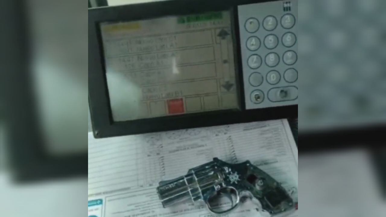 Alarma por conductor del MIO que llevaba un arma de fuego; esta es la versión de él.