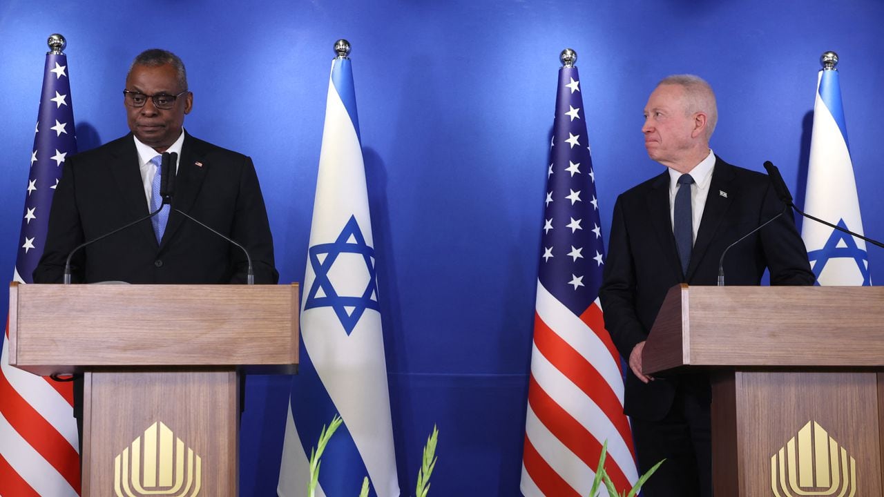 El jefe del Pentágono, Lloyd Austin, visitó israel y expresó la preocupación que siente Estados Unidos por la violencia en esta parte del mundo. Foto: AFP.