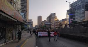 La movilidad en el centro de Bogotá se ha visto afectada como consecuencia de una manifestación que se dirige a las dependencias del Ministerio de Hacienda.