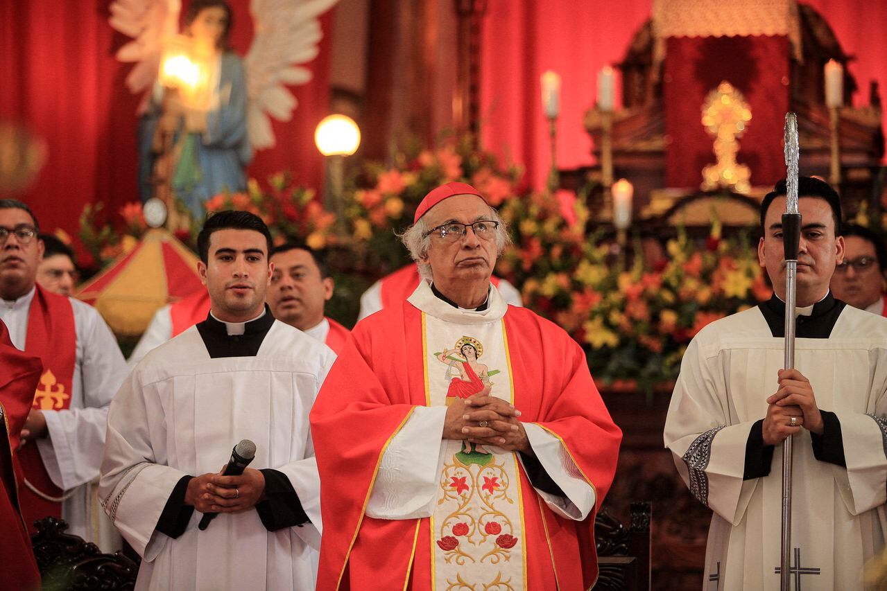 El cardenal Leopoldo Brenes, arzobispo de Managua, encabezó la misa en la Basílica Menor de San Sebastián, un templo centenario de Diriamba.