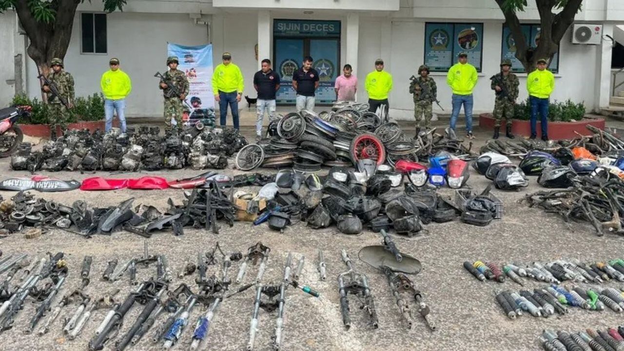 Tres personas fueron capturadas en el procedimiento de desmantelar un desguazadero de motos en Cesar.