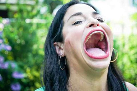 Samantha Ramsdell ostenta el título de la mujer con la boca más grande del mundo según Guinnes Rercods.